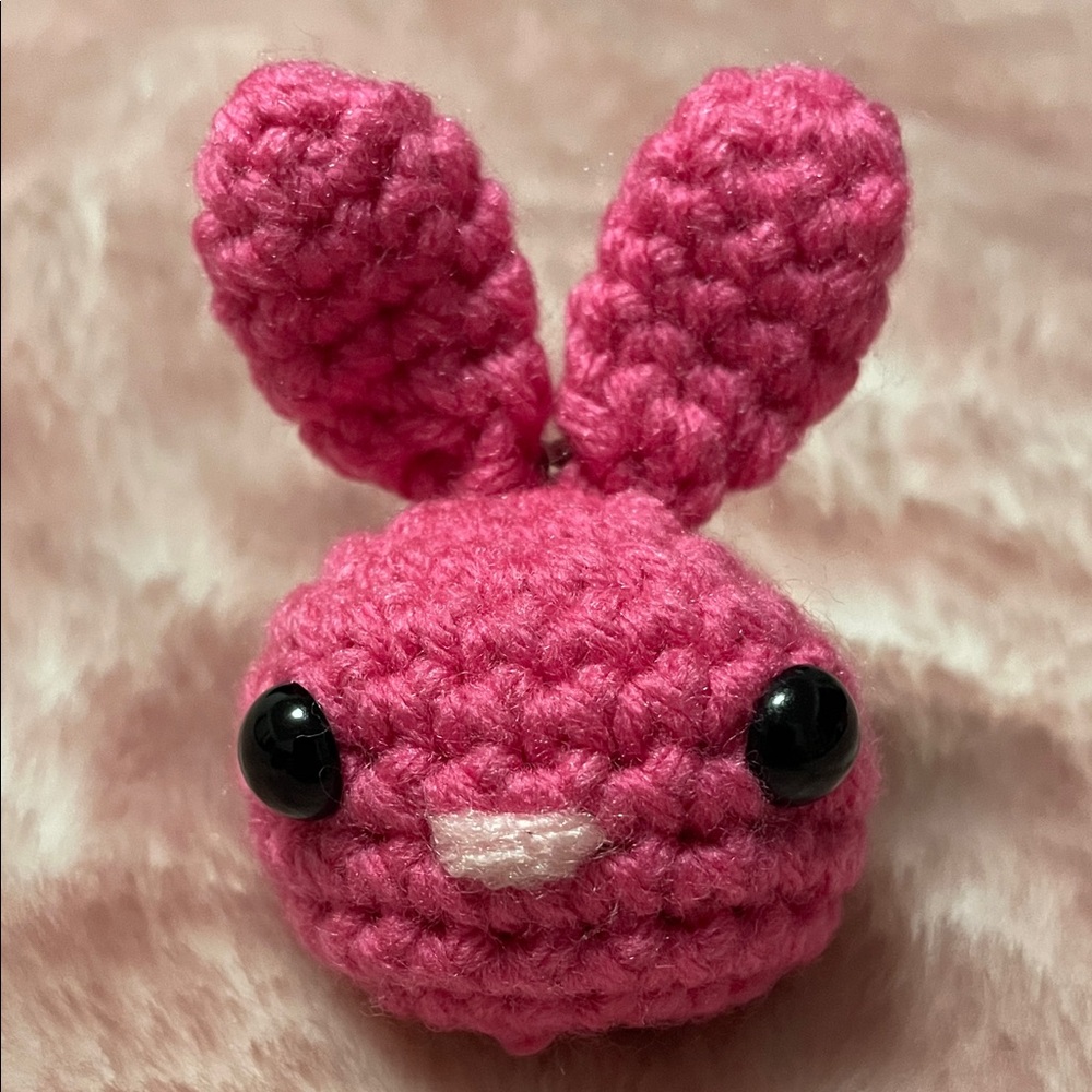 CROCHET MINI MOCHIBUN KEYCHAIN- PINK